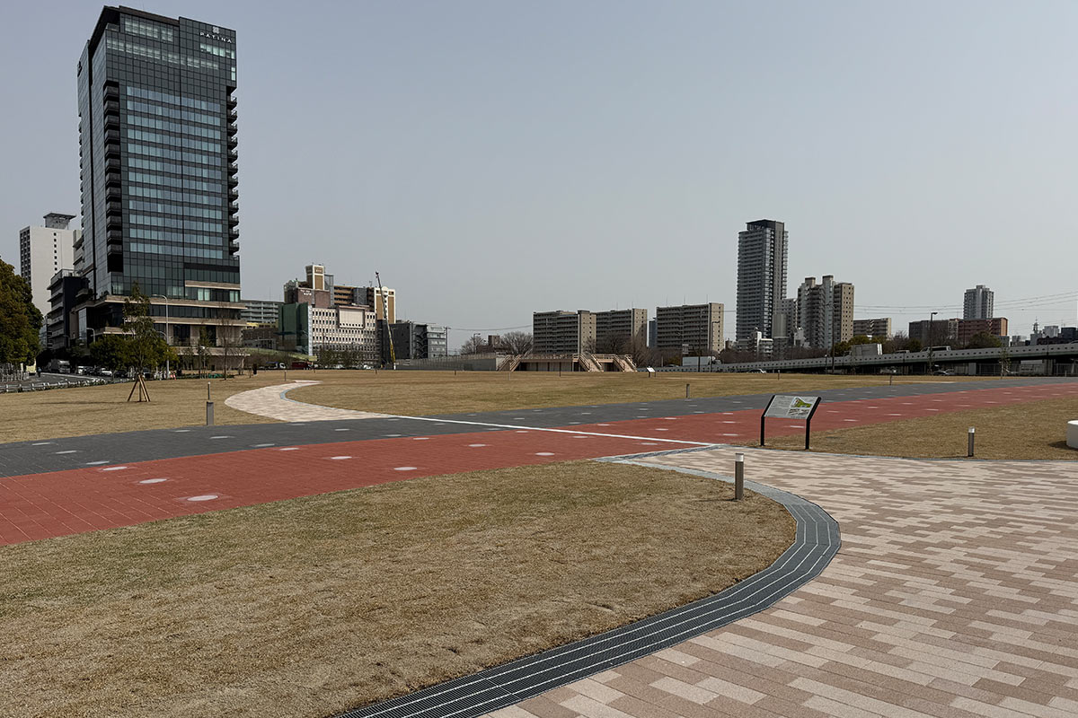 なノにわの歩道