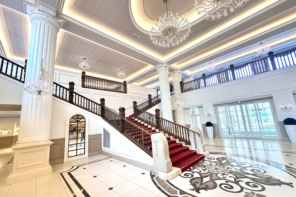 宝塚ホテルのロビー