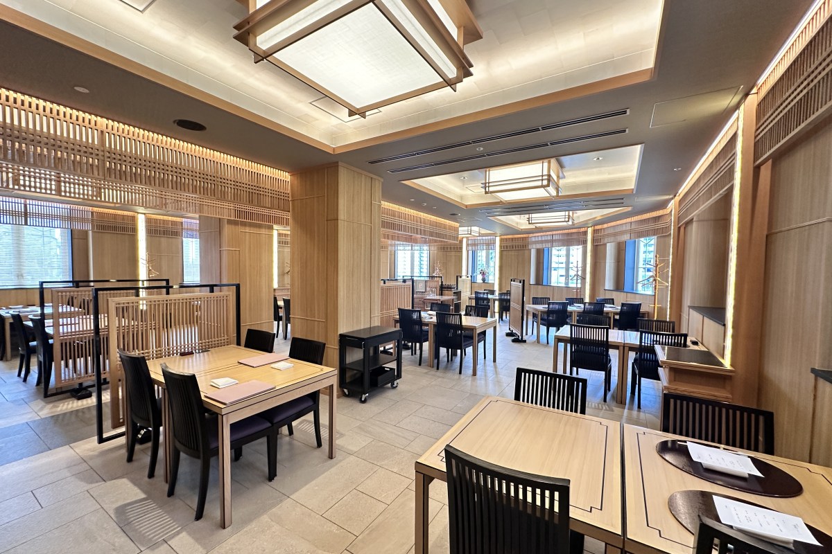 宝塚ホテルの和食店の店内