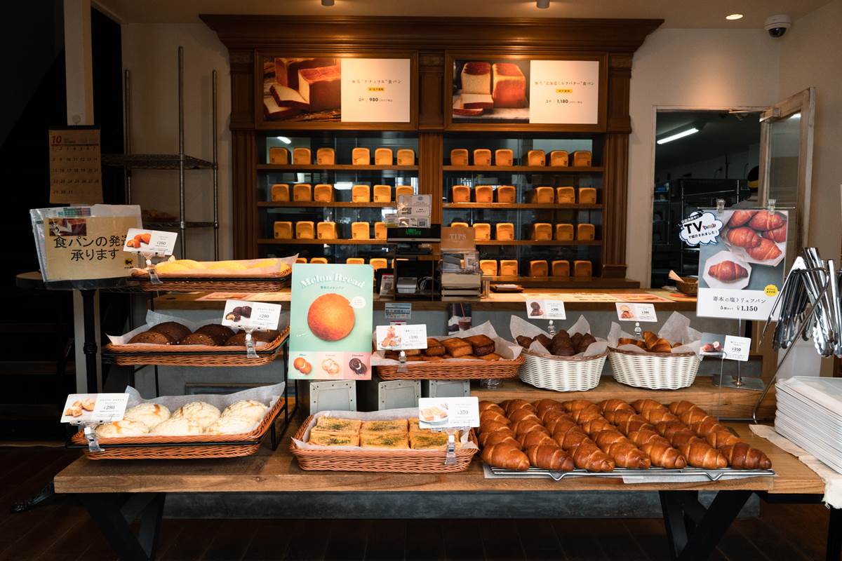 サキモトベーカリーカフェ大阪初號本店の内観