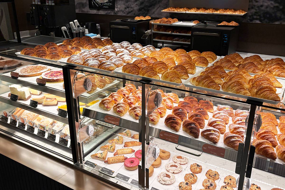 スターバックスリザーブカフェ大丸梅田店のパンとドルチェ