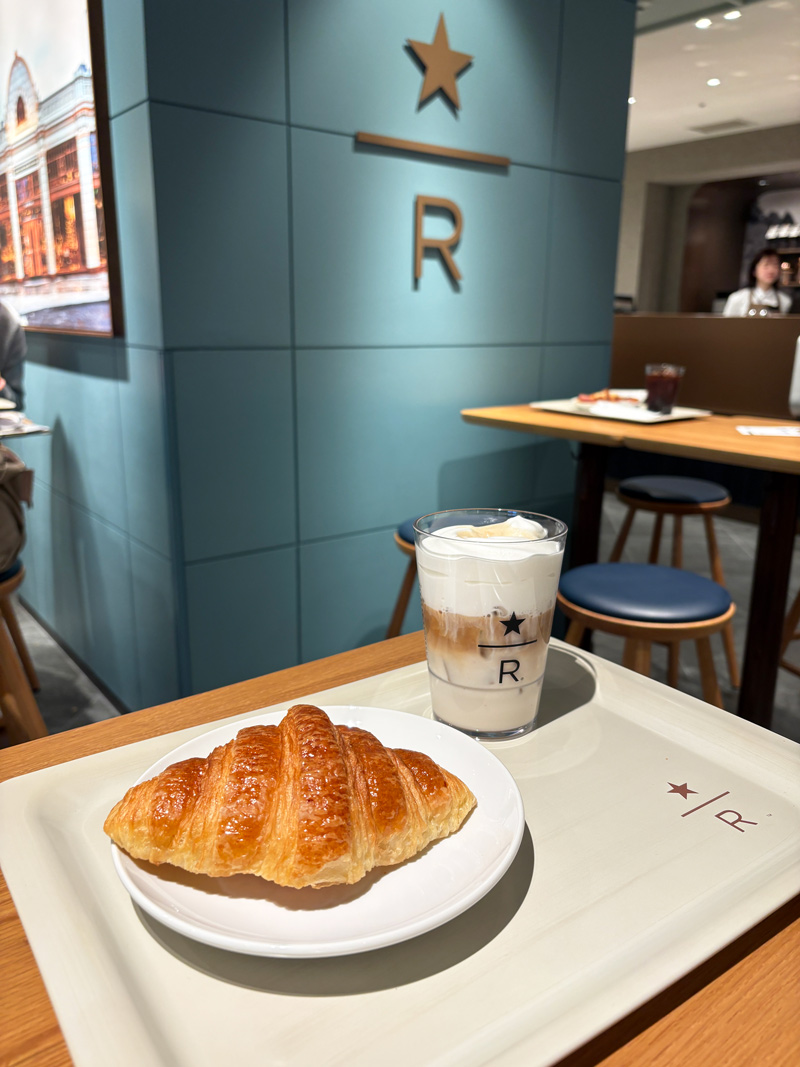 コルネッティとコールドクラシックムースバニラマキアート