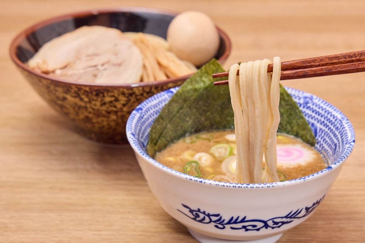 大阪南部初！東京で人気のつけめん店「舎鈴」が和泉にオープン