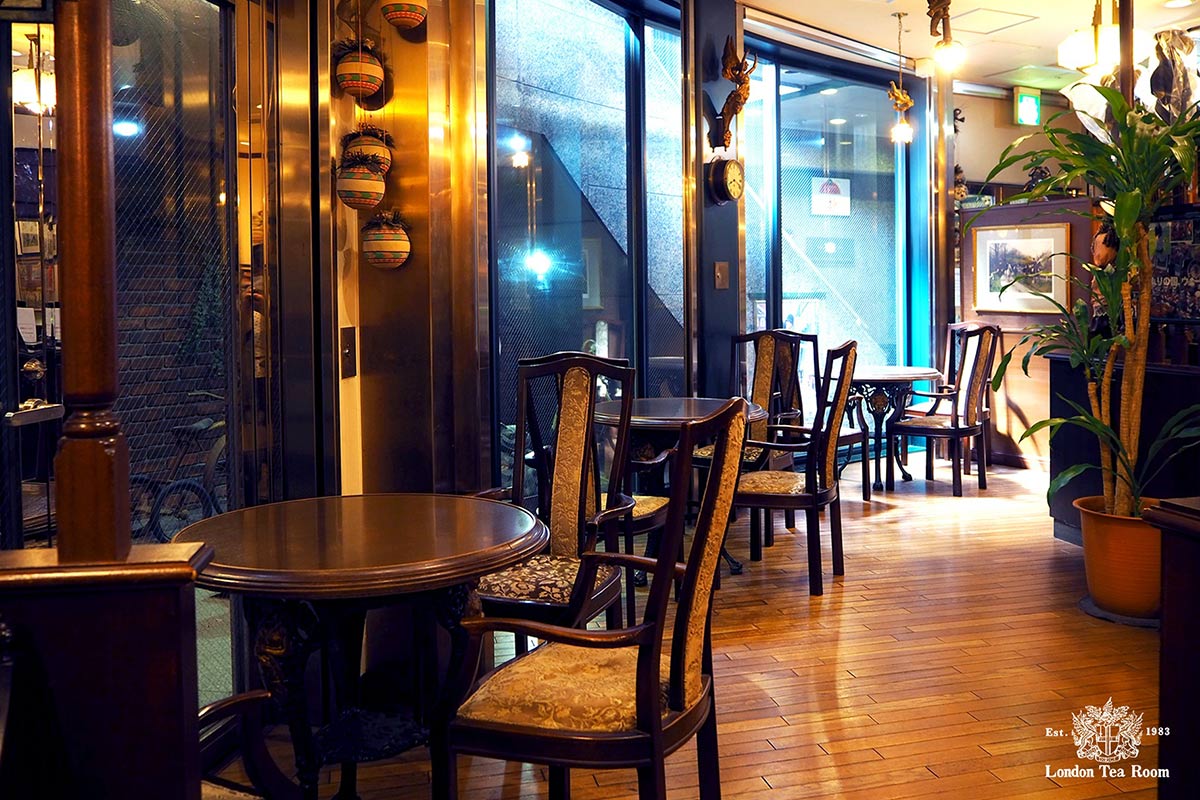 ロンドンティールーム堂島本店の店内