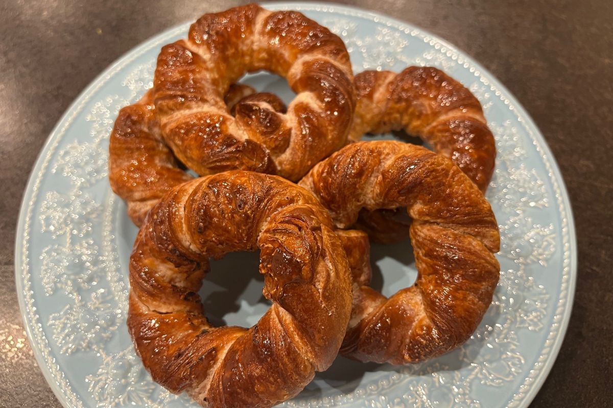 表面カリカリ！ブリュレ仕立てのパン＆スイーツが楽しめる新店が東大阪に誕生