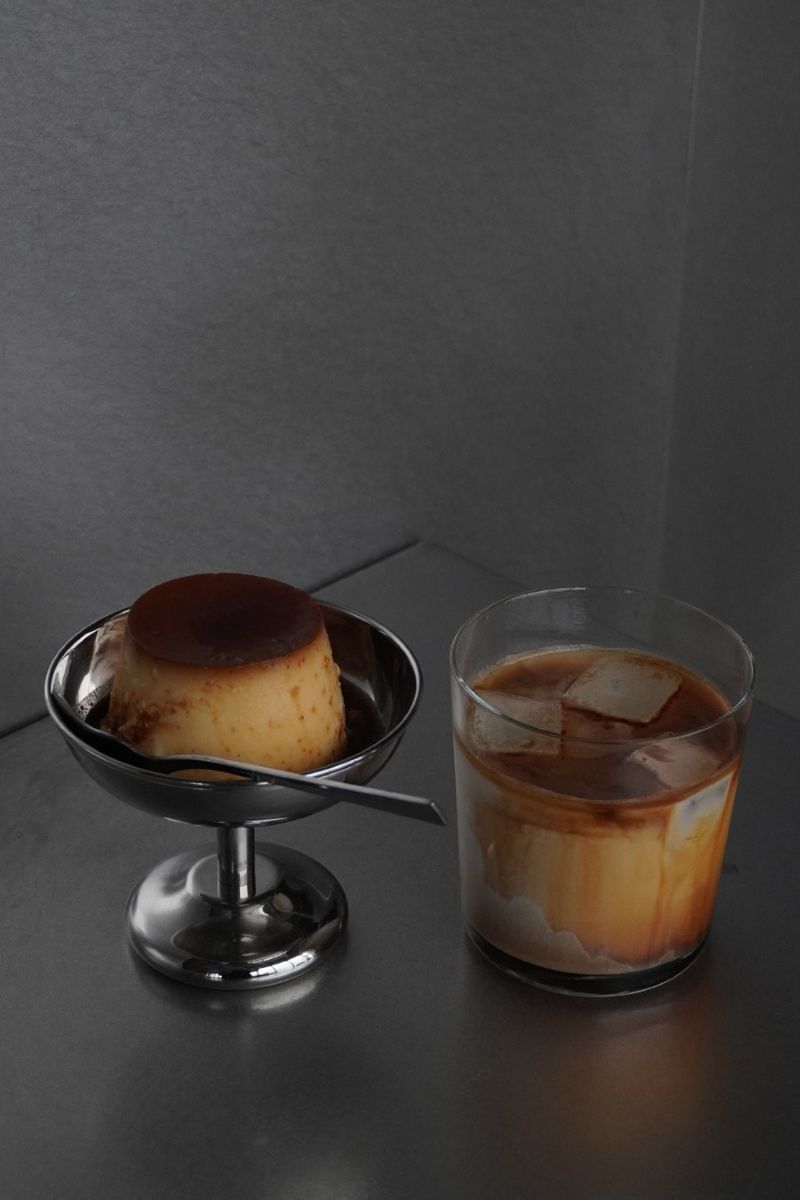 オーバーザセントラルのプリンとコーヒー