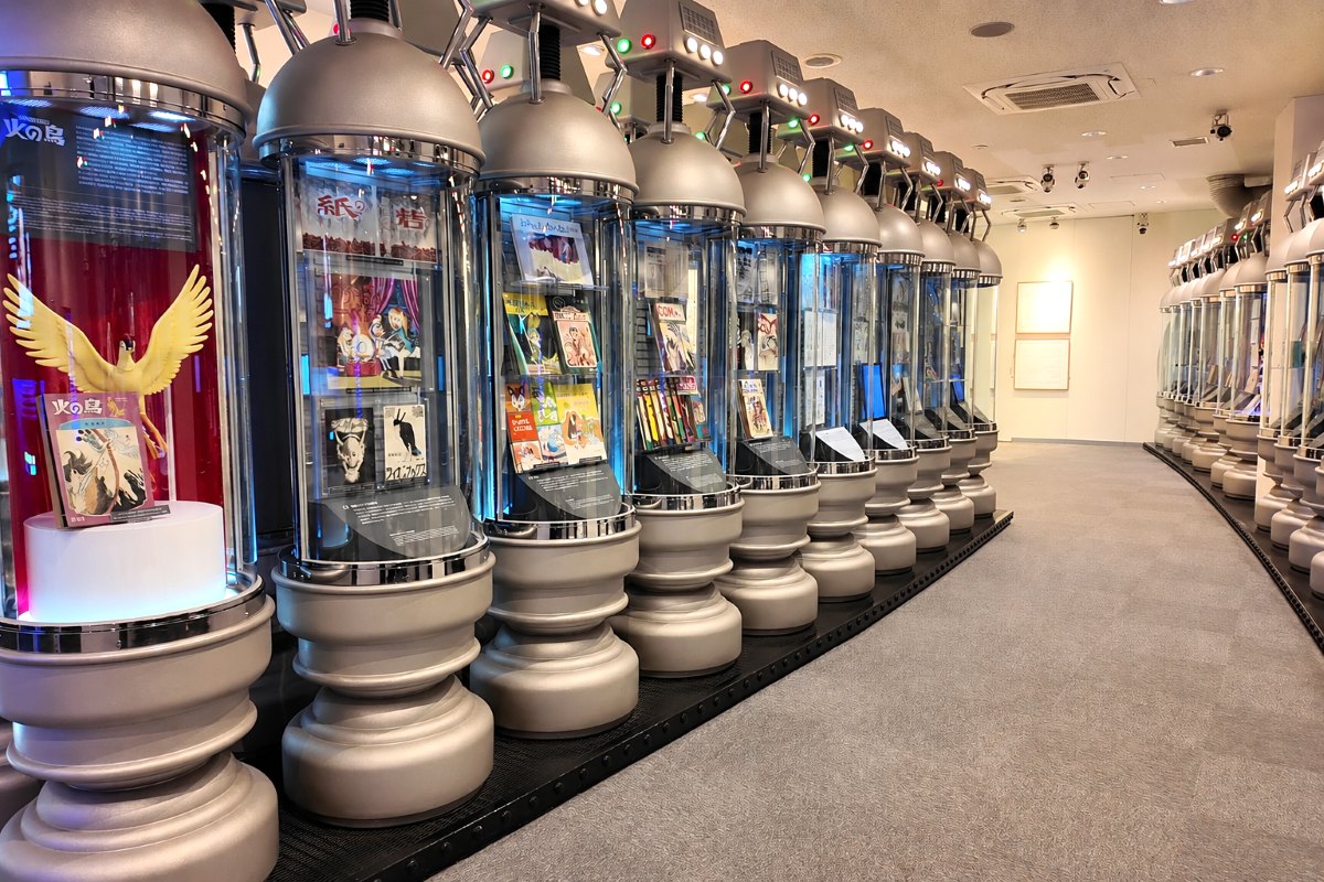 宝塚市立手塚治虫記念館の館内