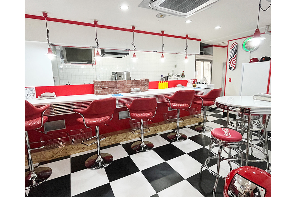 今屋のハンバーガー大阪一号店の店内