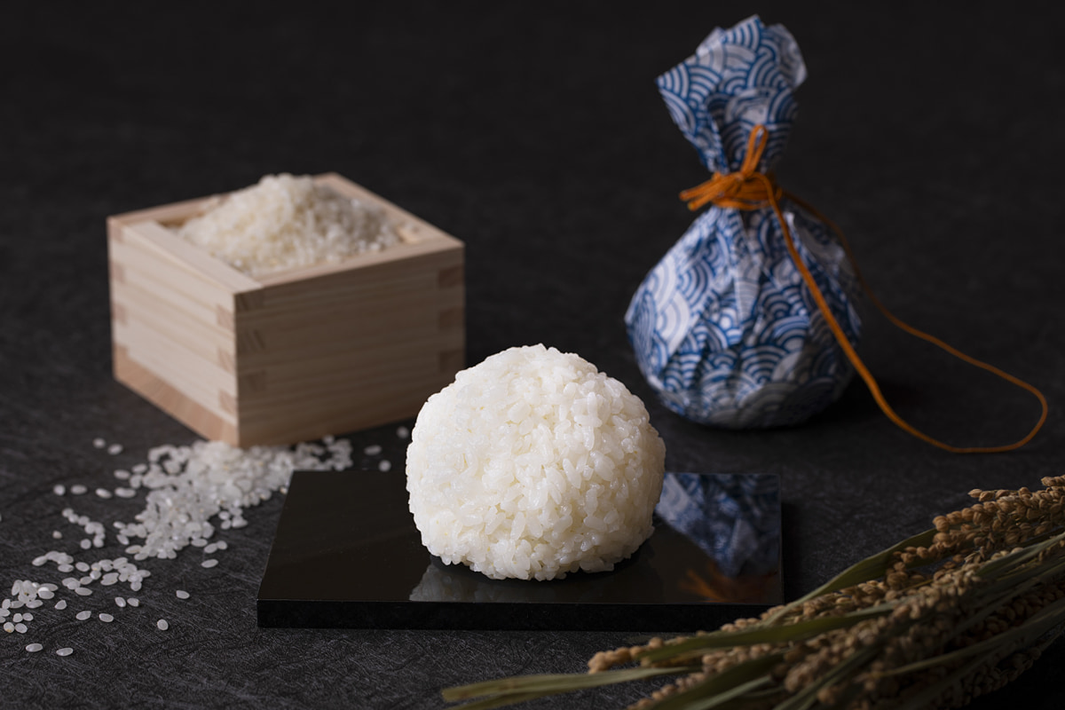 万博で5万食超販売！話題の“塩おにぎり”が大阪・九条に登場