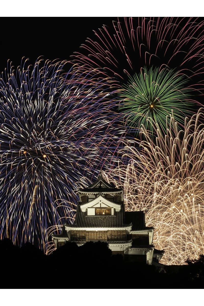 福知山城と打ち上げ花火
