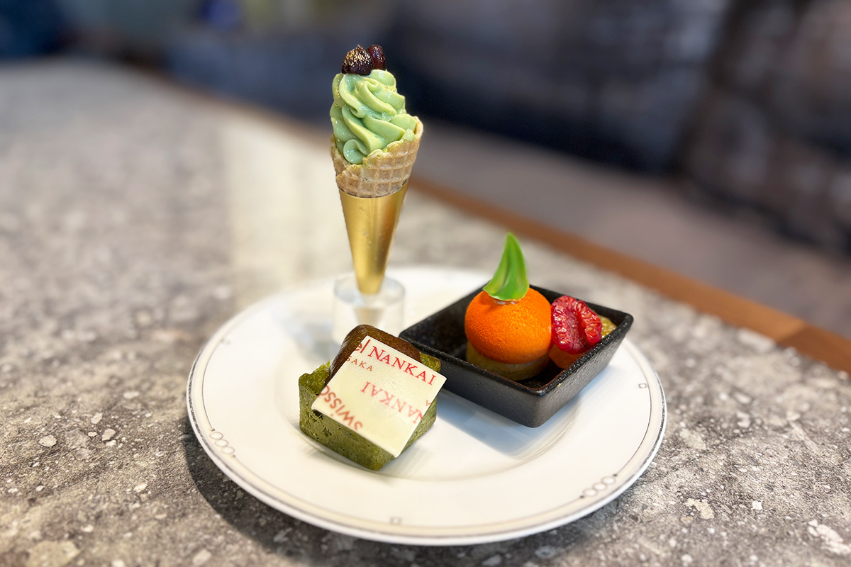 みかんとハチミツのムースと八女茶のバスクチーズケーキと八女茶アイスクリーム