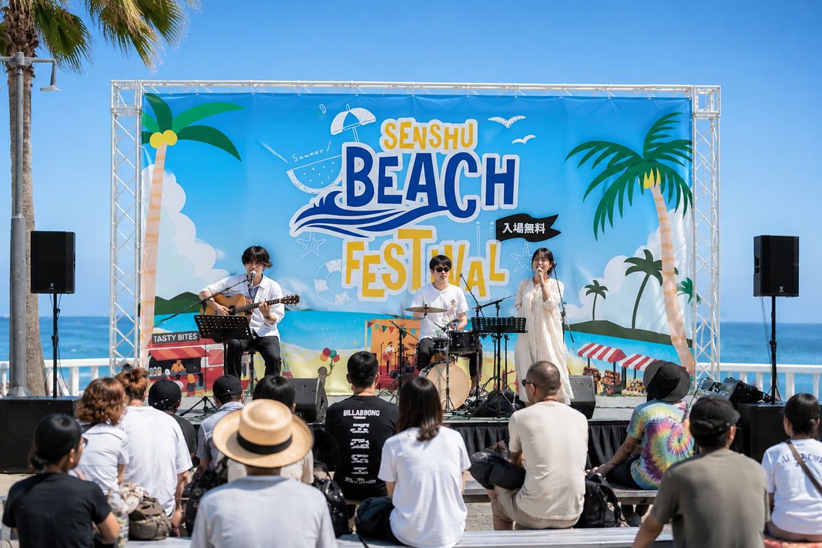 シーサイドステージでのライブショー