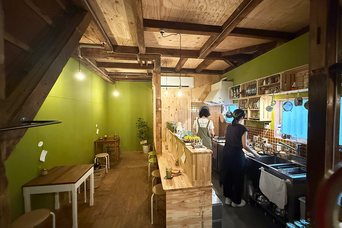 チャイレコードの店内