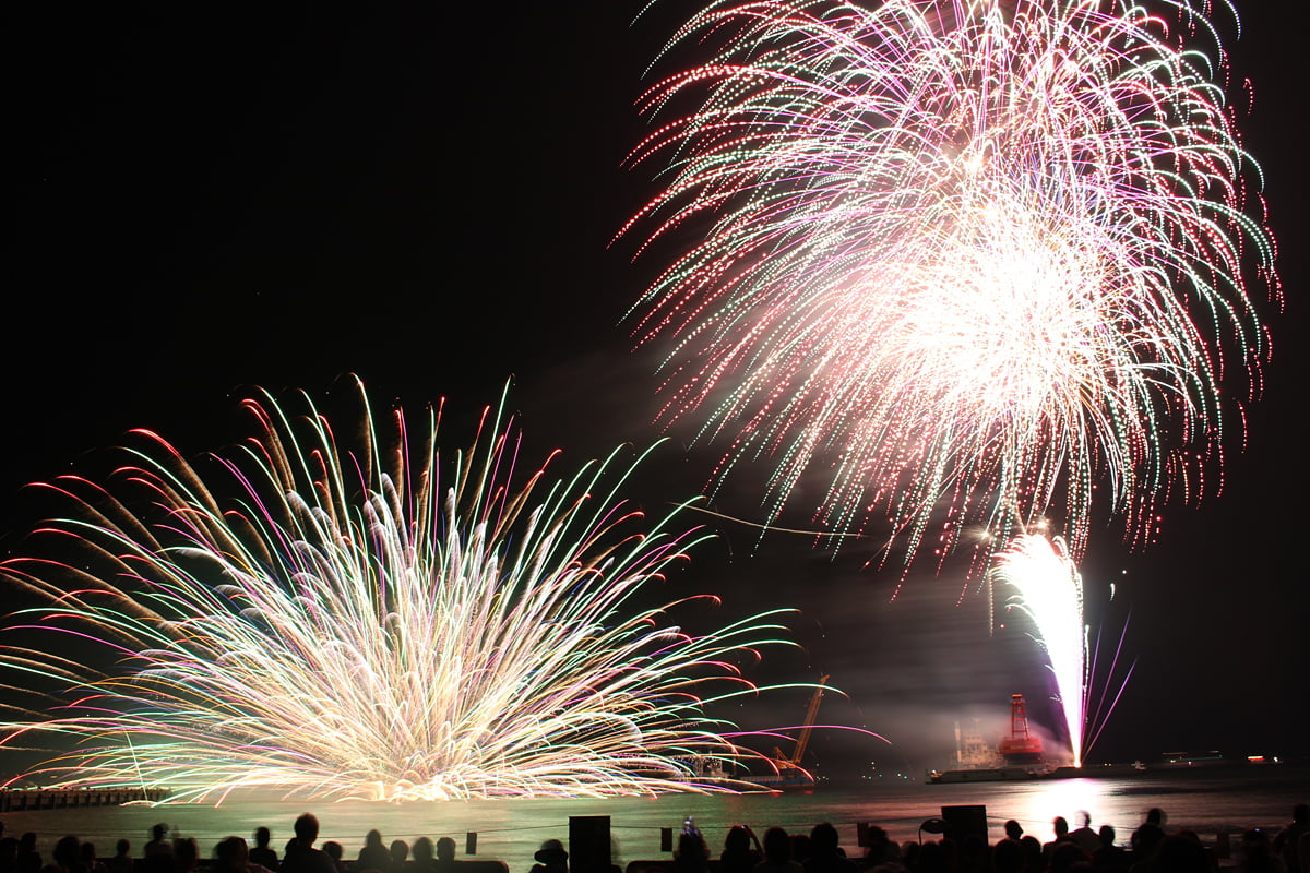 夜空に輝くドローンと花火3000発！「和歌山港まつり」今年の見どころ
