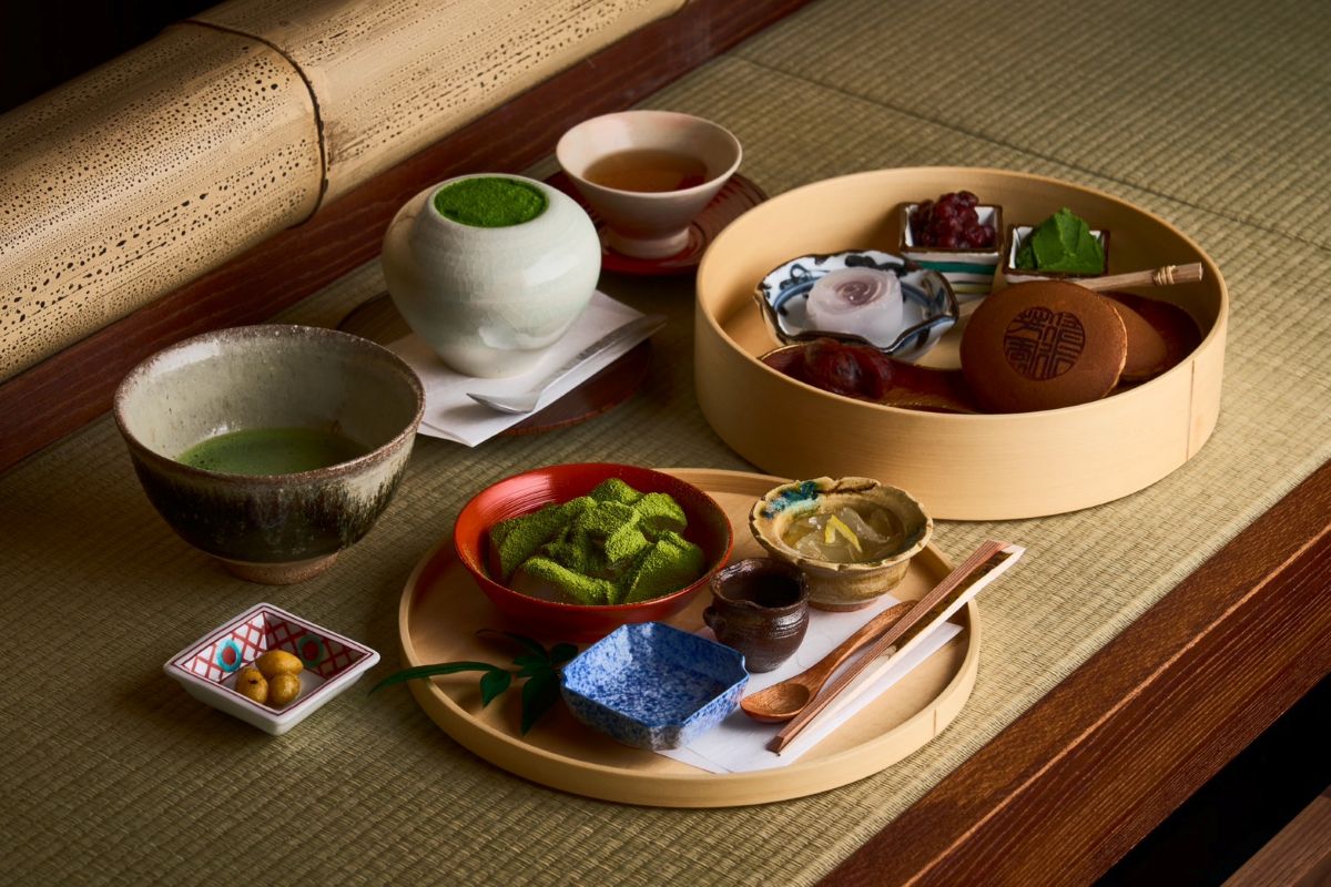 茶寮清水一芳園の茶甘味八寸