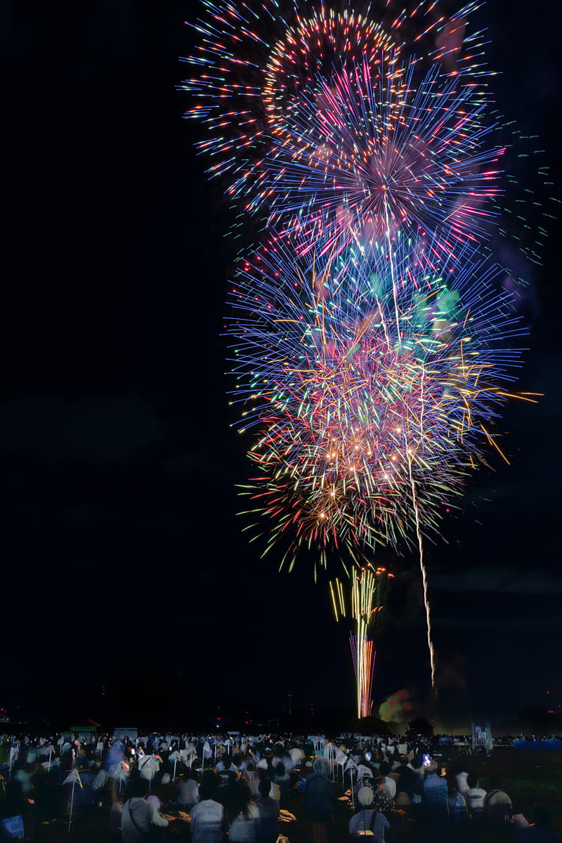 色とりどりの水都くらわんか花火大会の花火