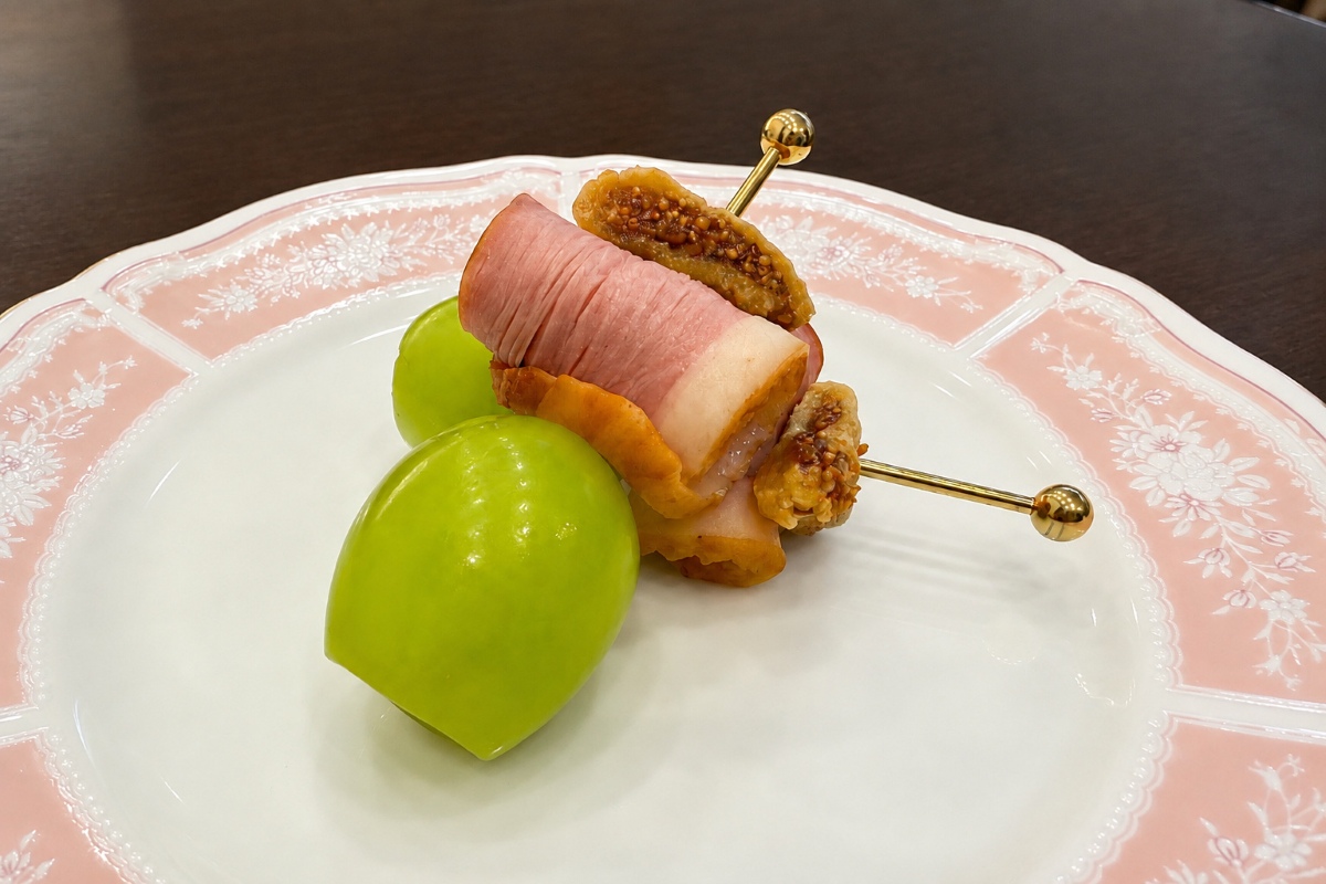 合鴨スモークとドライ無花果（いちじく） 葡萄のピンチョス