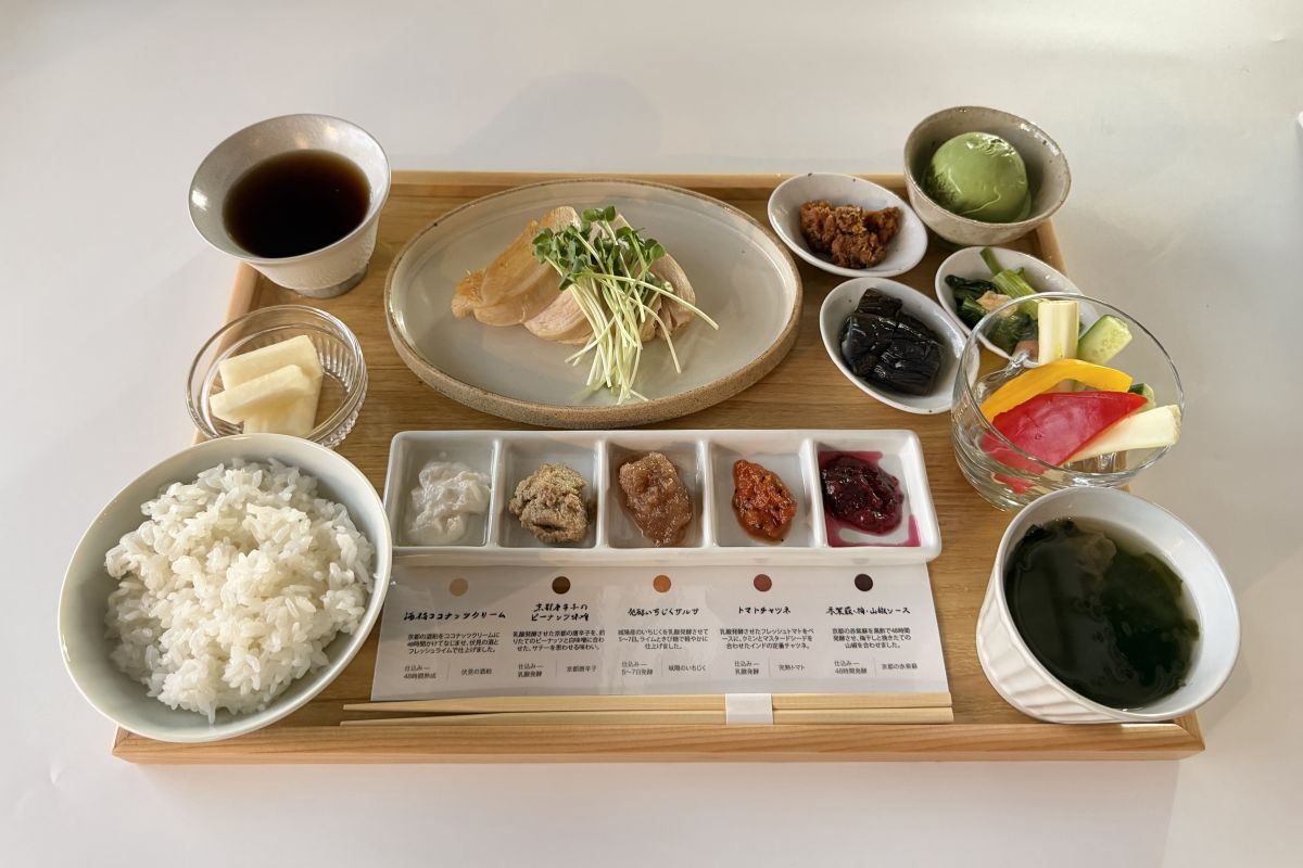京食材×世界の発酵！5種のソースが主役の「to land」がリニューアル