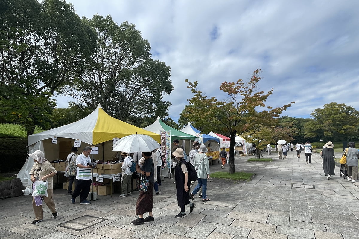 あきいろマルシェの開催の様子