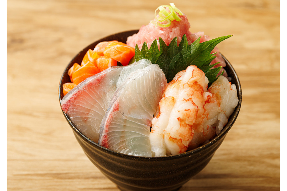 ウミオス海鮮丼